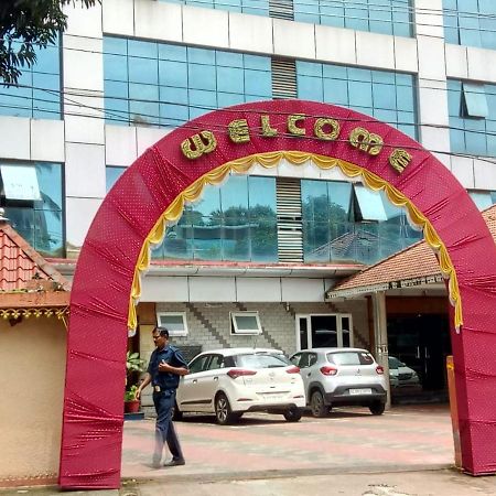 ホテル Sree Gokulam Sabari Chavakkad エクステリア 写真